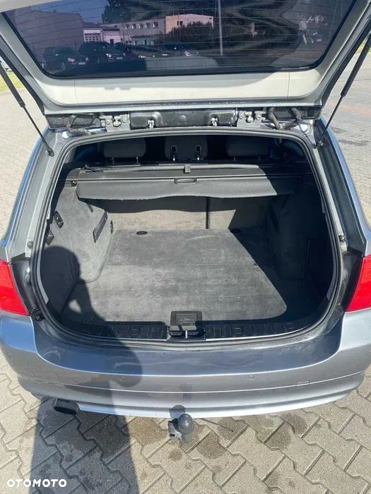 BMW Seria 3 318d - 4
