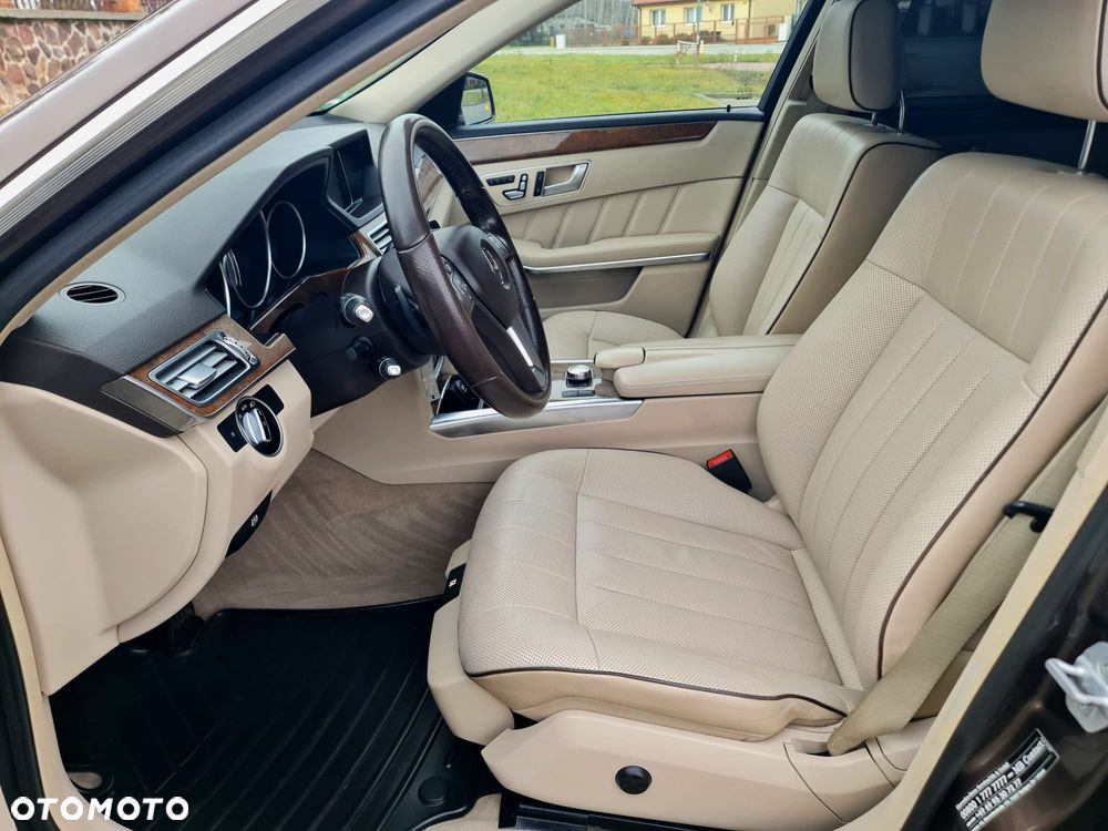 Mercedes-Benz Klasa E 350 CDI DPF BlueEFFICIENCY 7G-TRONIC Avantgarde - 21