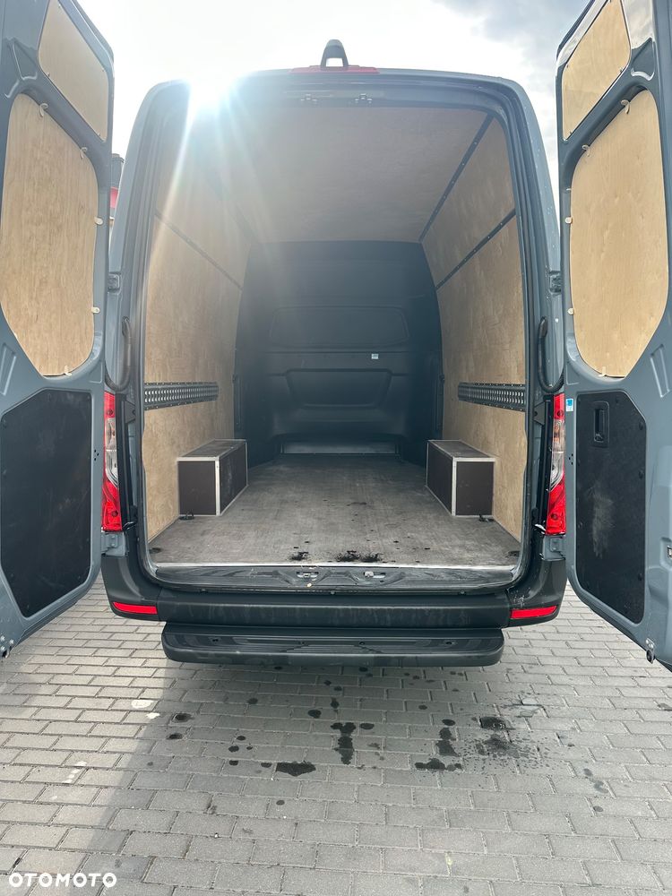 Mercedes-Benz Sprinter - 18