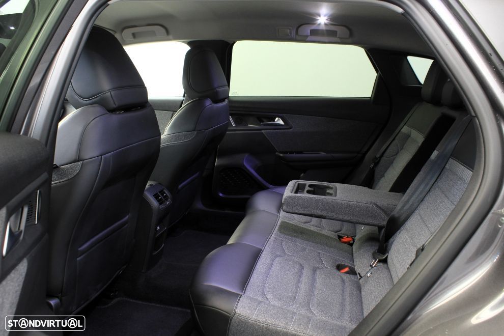 Citroën C5 X 1.6 Hybrid Feel Pack e-EAT8 - 26