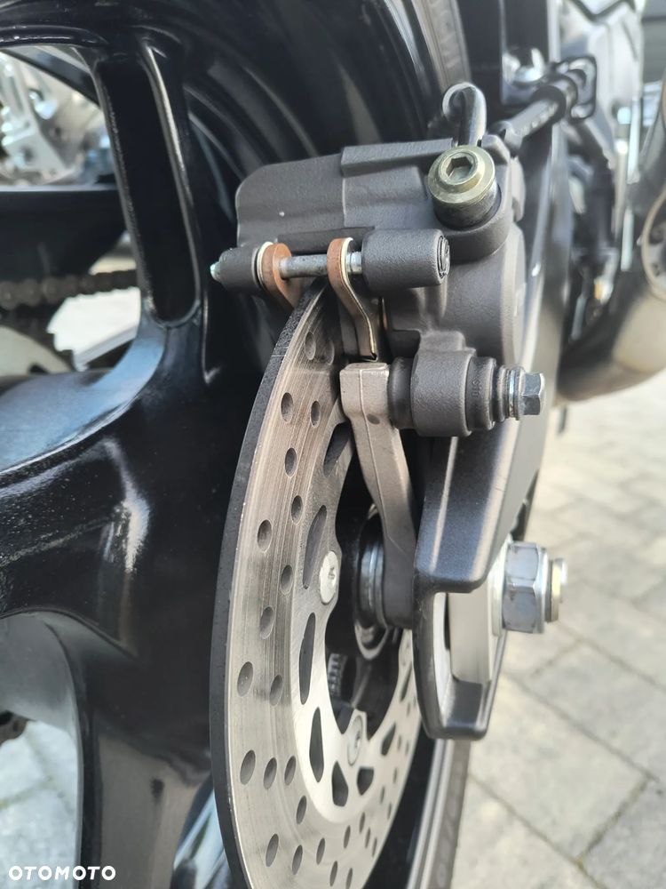 Yamaha FZ - 7
