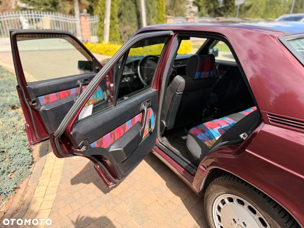 Mercedes-Benz W201 (190) - 17