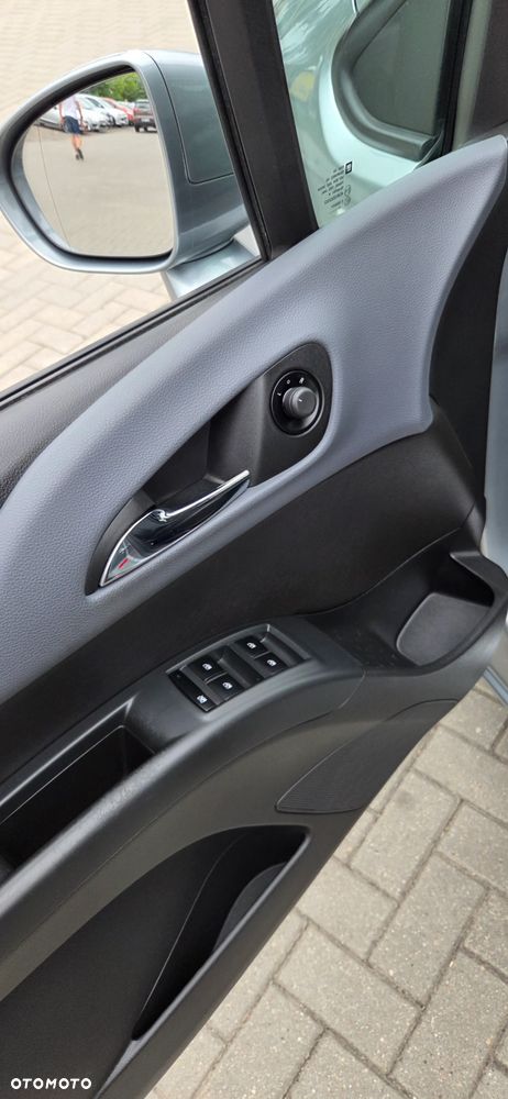 Opel Meriva 1.4 Ecoflex Innovation - 28