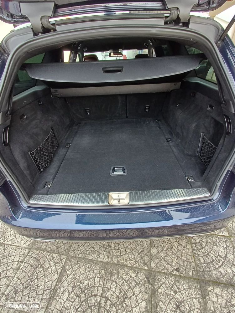 Mercedes-Benz E 300 Bluetec Hybrid Avantgarde - 12