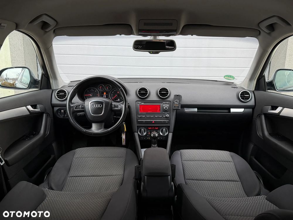 Audi A3 Sportback 2.0 TDI Ambiente - 24