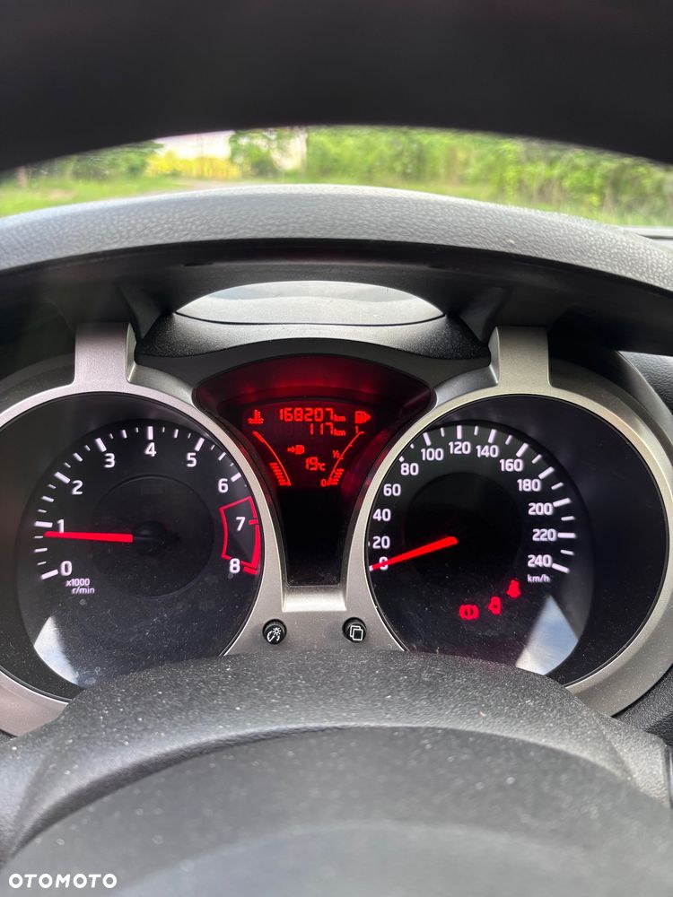 Nissan Juke 1.6 Visia - 13