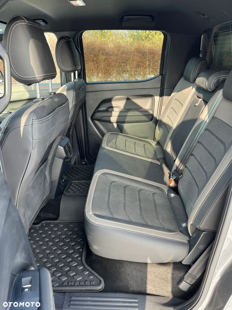 Volkswagen Amarok - 12