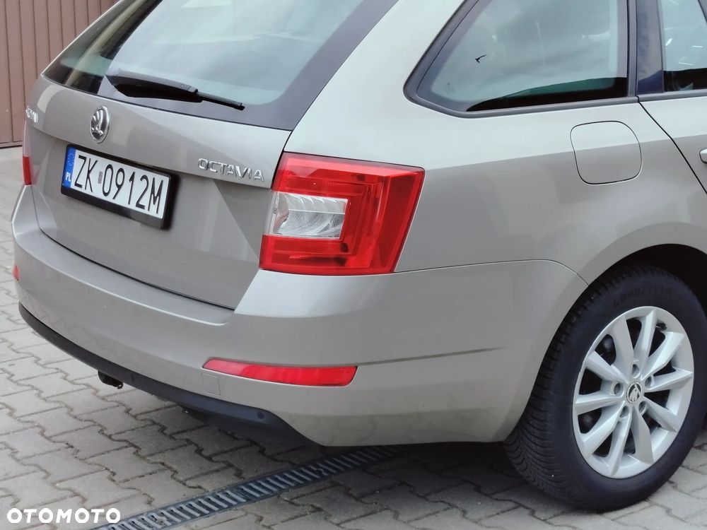 Skoda Octavia 1.6 TDI DPF DSG Active - 12