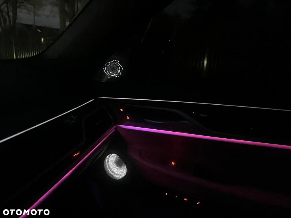 BMW Seria 7 750Li xDrive sport - 17