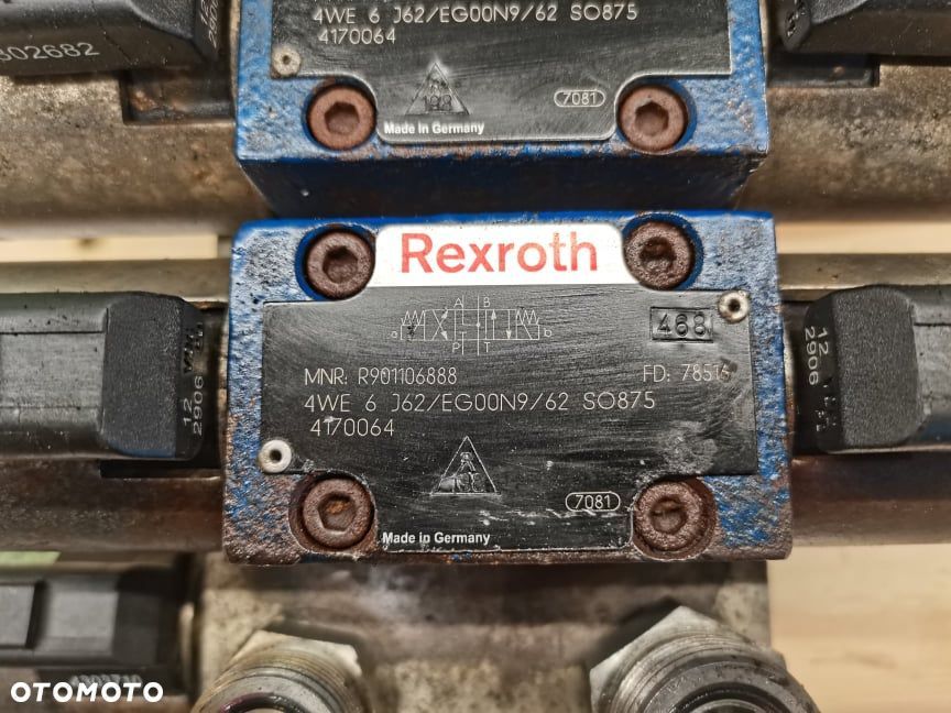 Rozdzielacz hydrauliczny łap CAT 560 Rexroth - 12