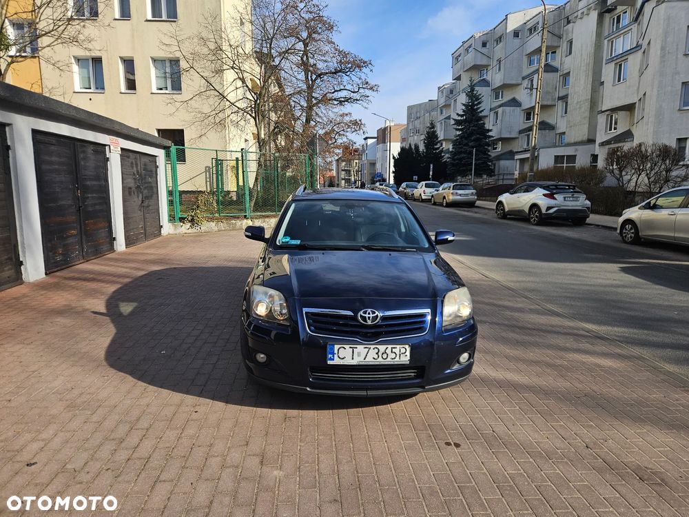Toyota Avensis 1.8 VVT-i Combi - 2