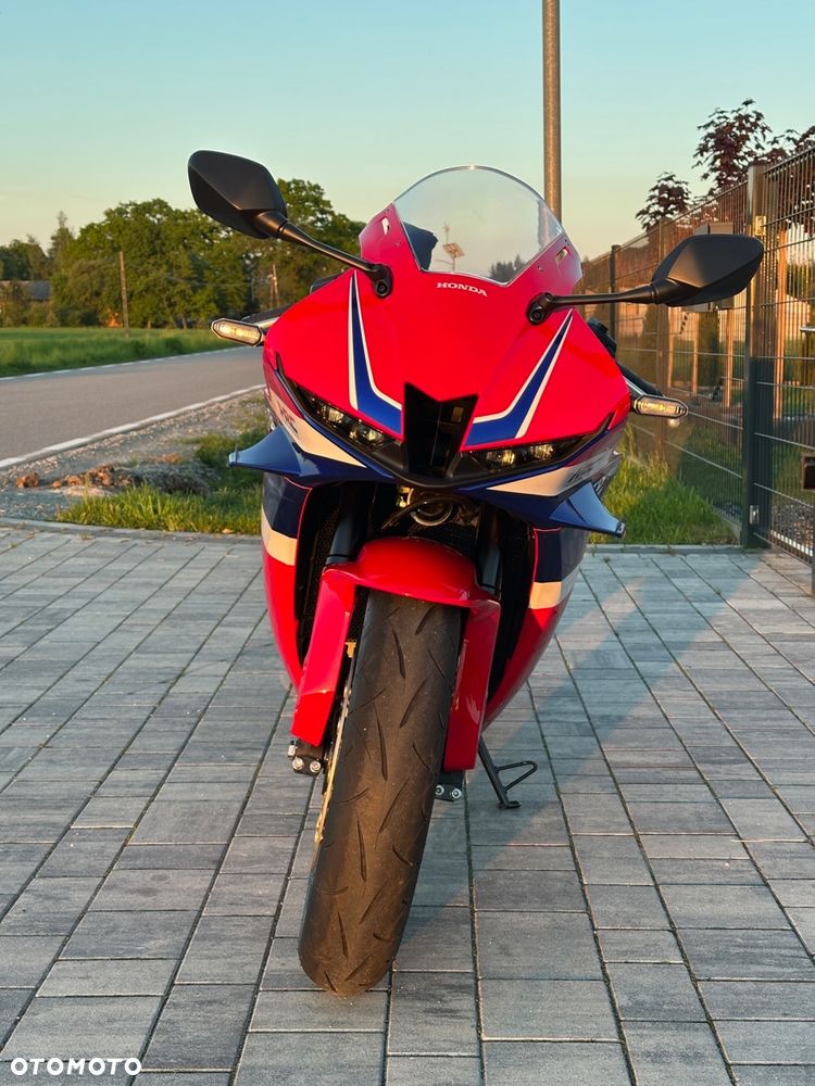 Honda CBR - 9