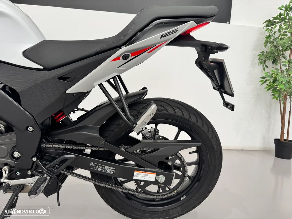Aprilia Tuono 125 - 15