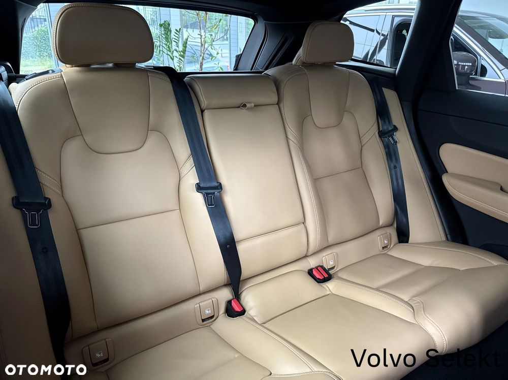 Volvo XC 60 - 24