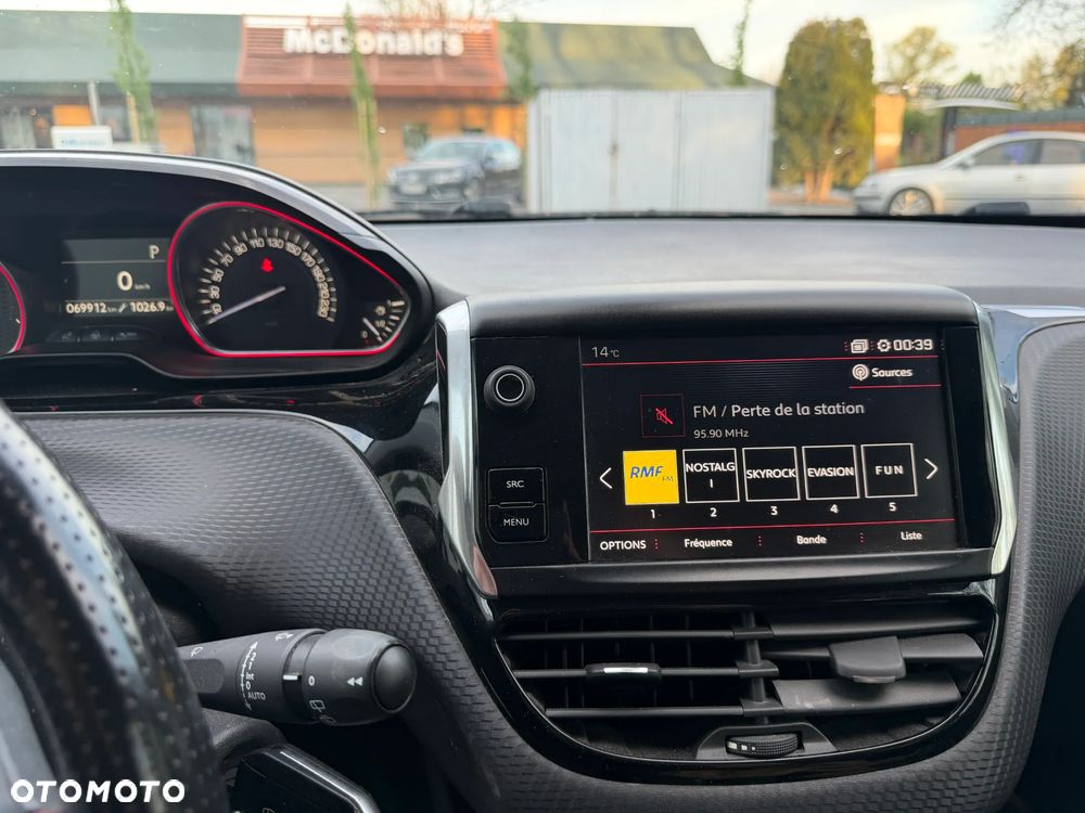 Peugeot 2008 1.2 Pure Tech Allure S&S EAT6 - 4