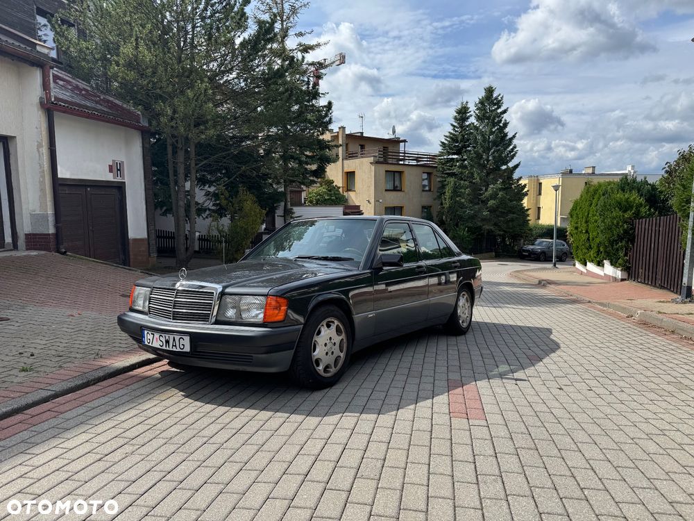 Mercedes-Benz W201 (190) - 2