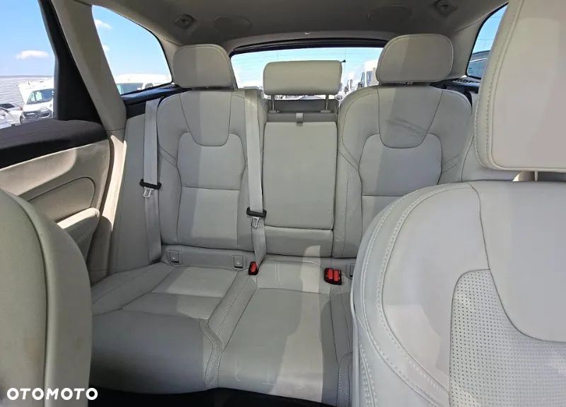 Volvo XC 60 B5 B AWD Ultra Dark - 10