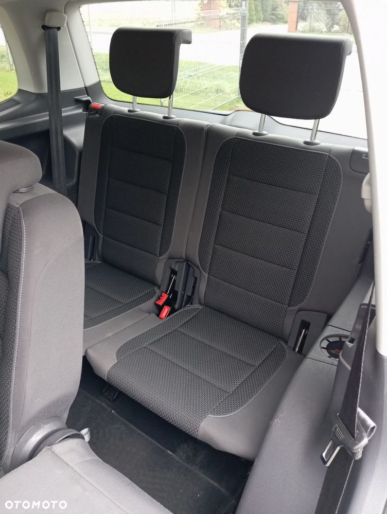 Volkswagen Touran 1.6 TDI DPF BlueMot Trendline - 9