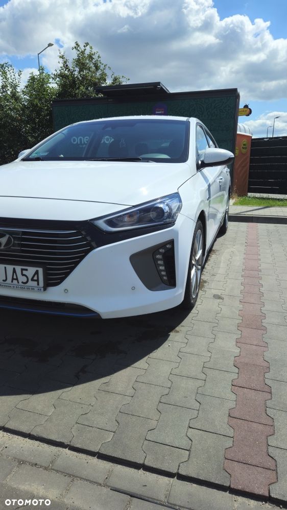 Hyundai IONIQ - 8