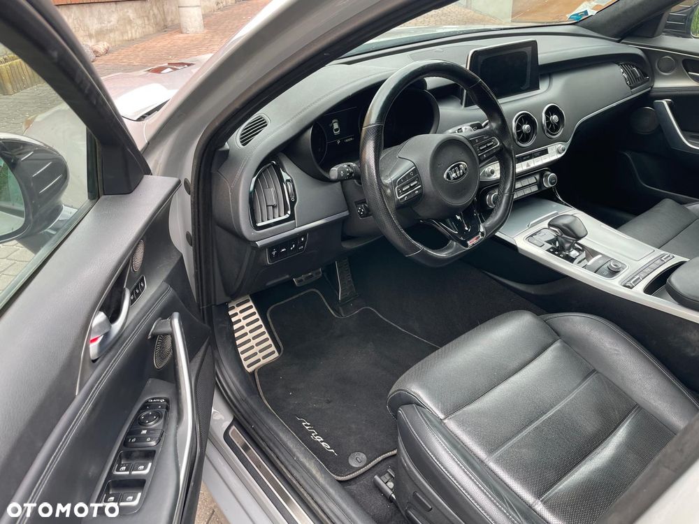 Kia Stinger 2.0 T-GDI GT Line - 13