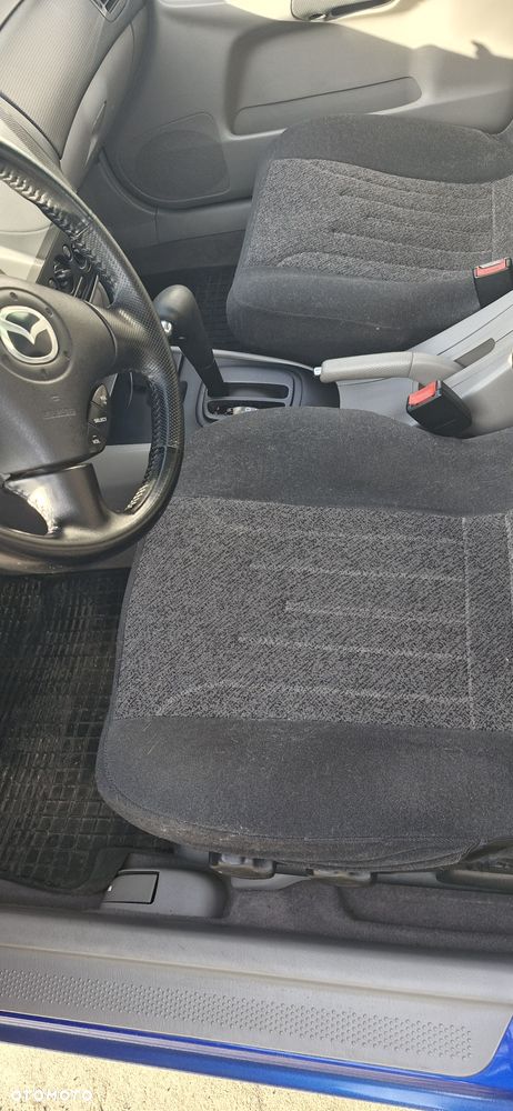 Mazda 323F - 4