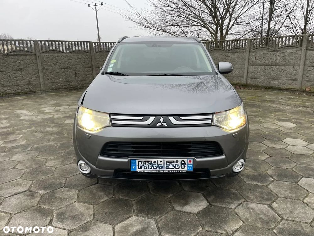 Mitsubishi Outlander 2.2 DI-D 4WD Plus - 8