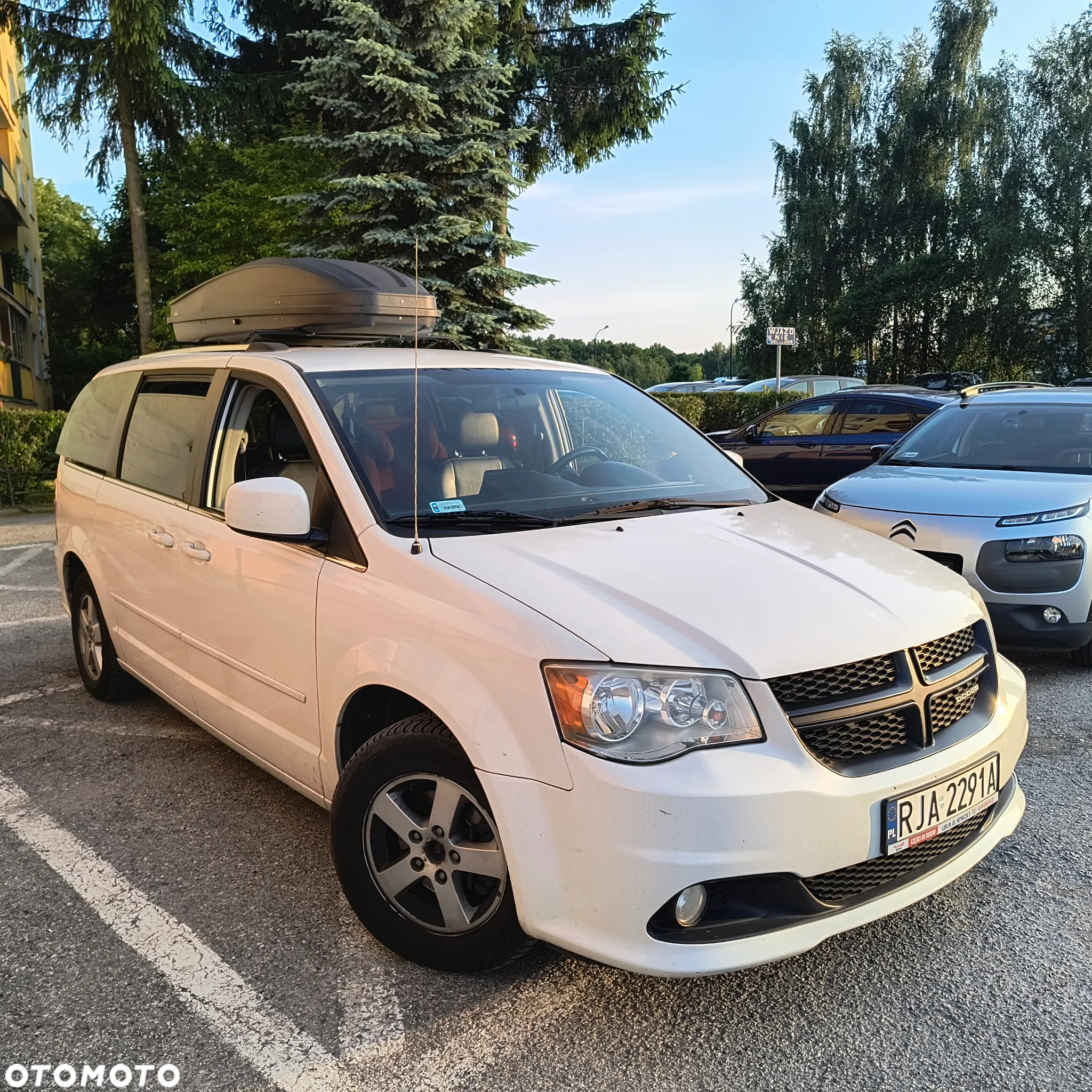 Dodge Grand Caravan - 11