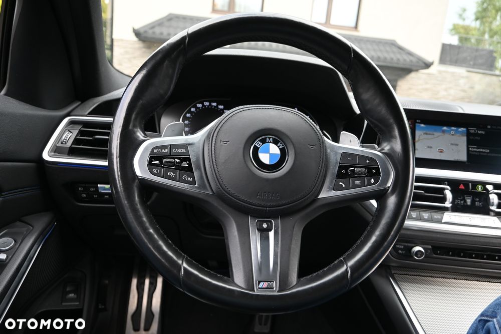 BMW Seria 3 320d xDrive Edition M Sport Shadow - 32