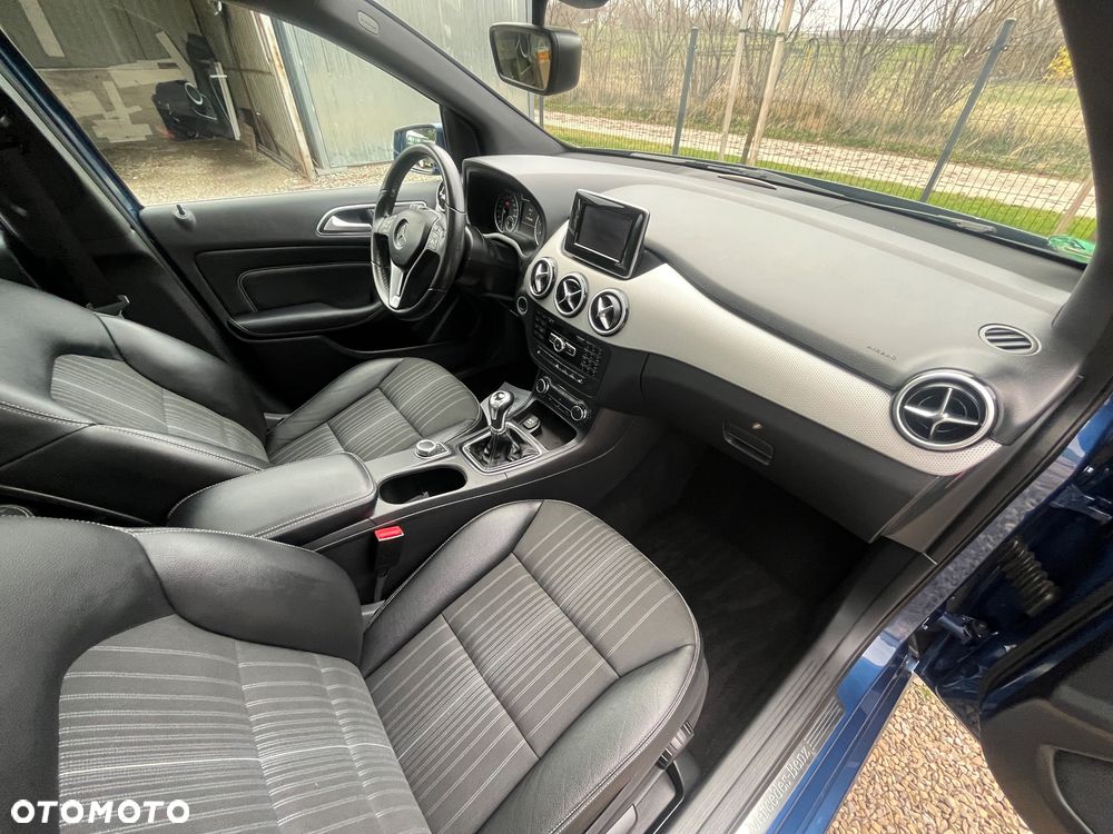 Mercedes-Benz Klasa B 180 (BlueEFFICIENCY) - 26