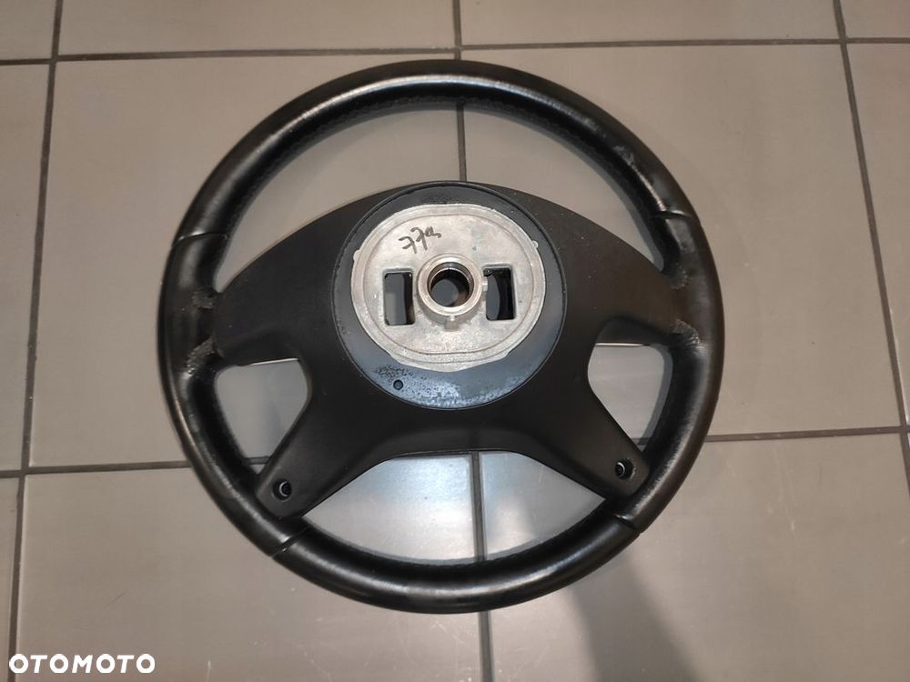 MERCEDES C-KLASA W204 LIFT KIEROWNICA MULTIFUNKCJA SKÓRA ŁADNA - 11
