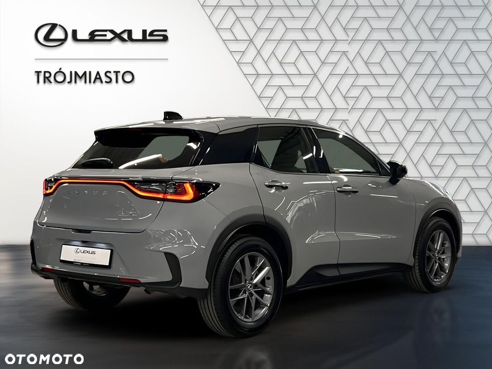 Lexus LBX 2024