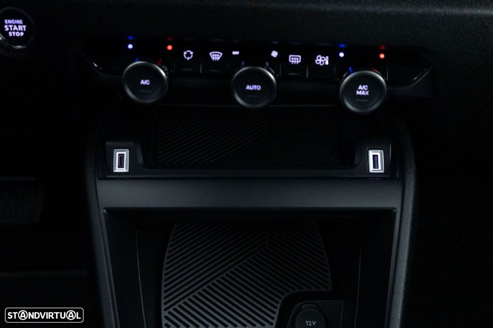 Citroën C4 X 1.2 PureTech Shine EAT8 - 23