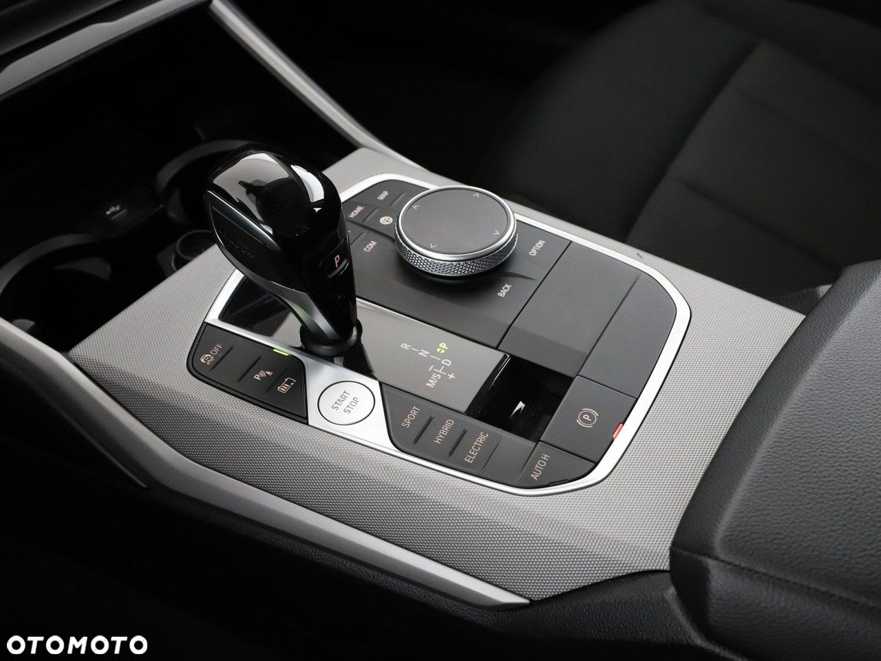 BMW Seria 3 320e PHEV - 32