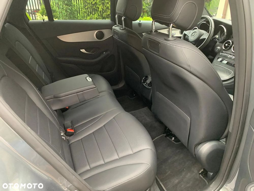 Mercedes-Benz GLC 300 4Matic 9G-TRONIC Exclusive - 18