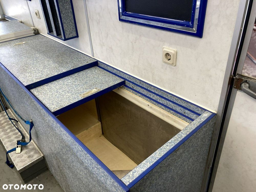 Mercedes-Benz Sprinter - 25