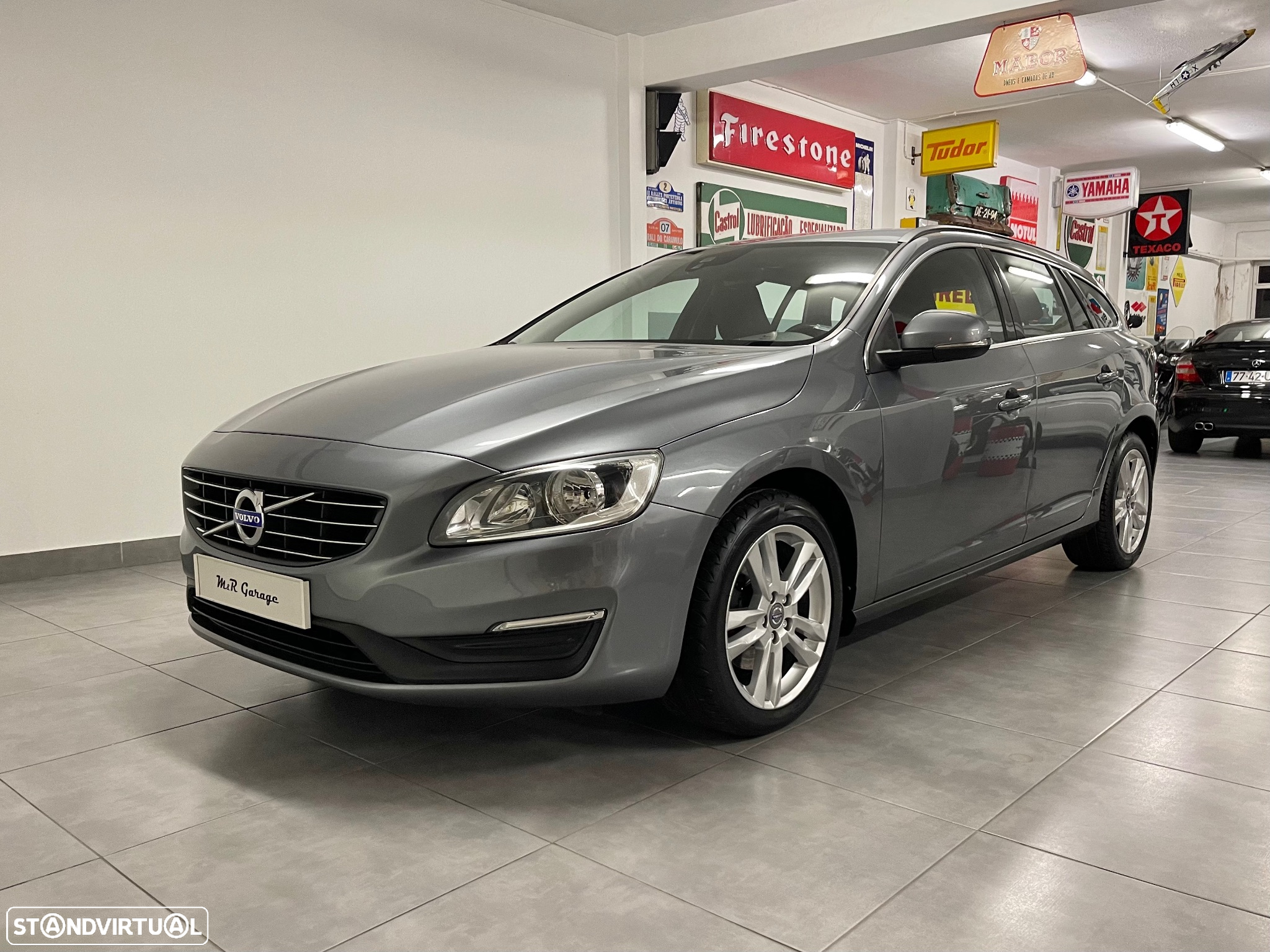 Volvo V60 2.0 D2 Momentum - 17
