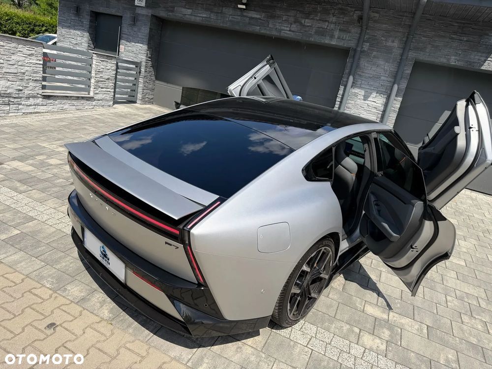 XPeng P7 - 18
