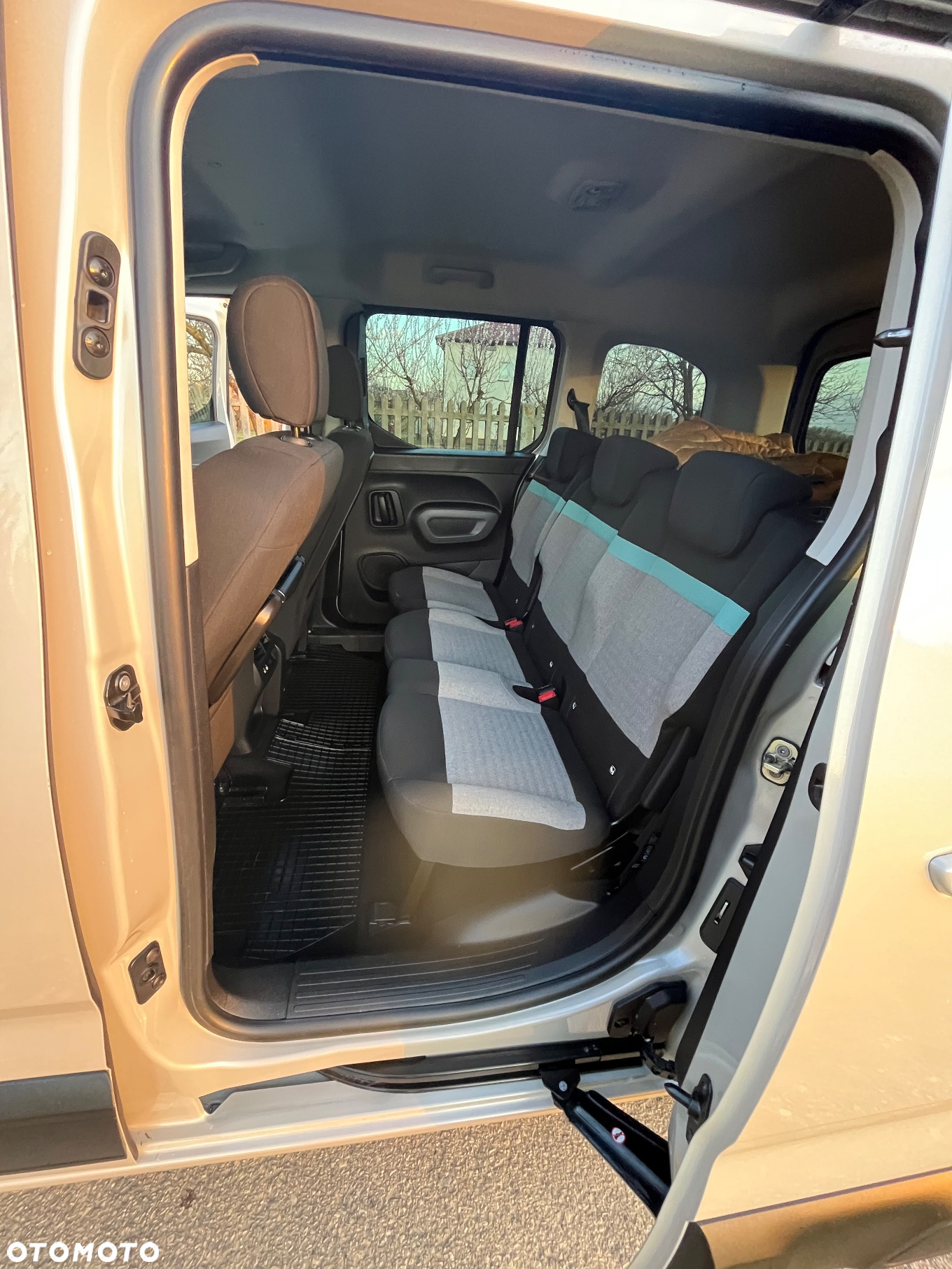Citroën Berlingo M 1.2 PureTech Feel S&S - 11