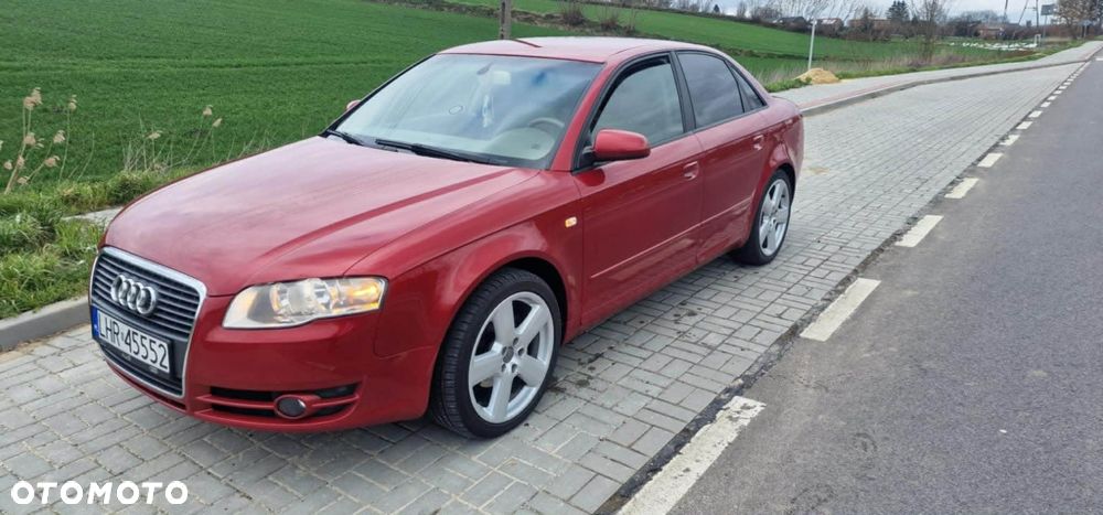 Audi A4 Limousine - 1