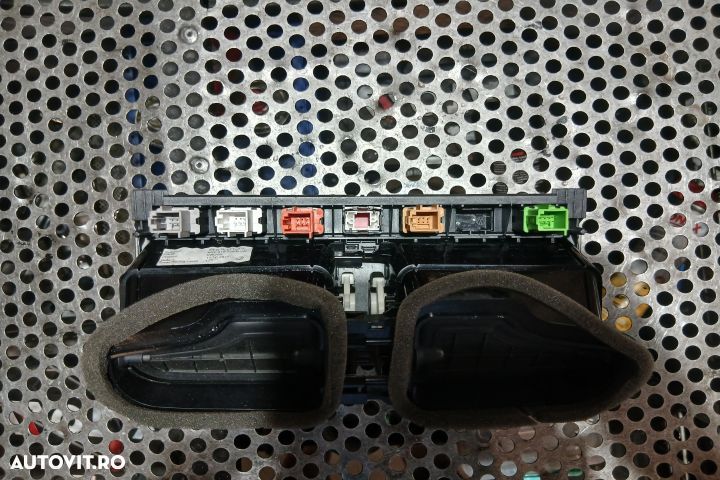 Grila ventilatie bord centru 6RF819728 6RF819728 Volkswagen VW Polo 5 - 3