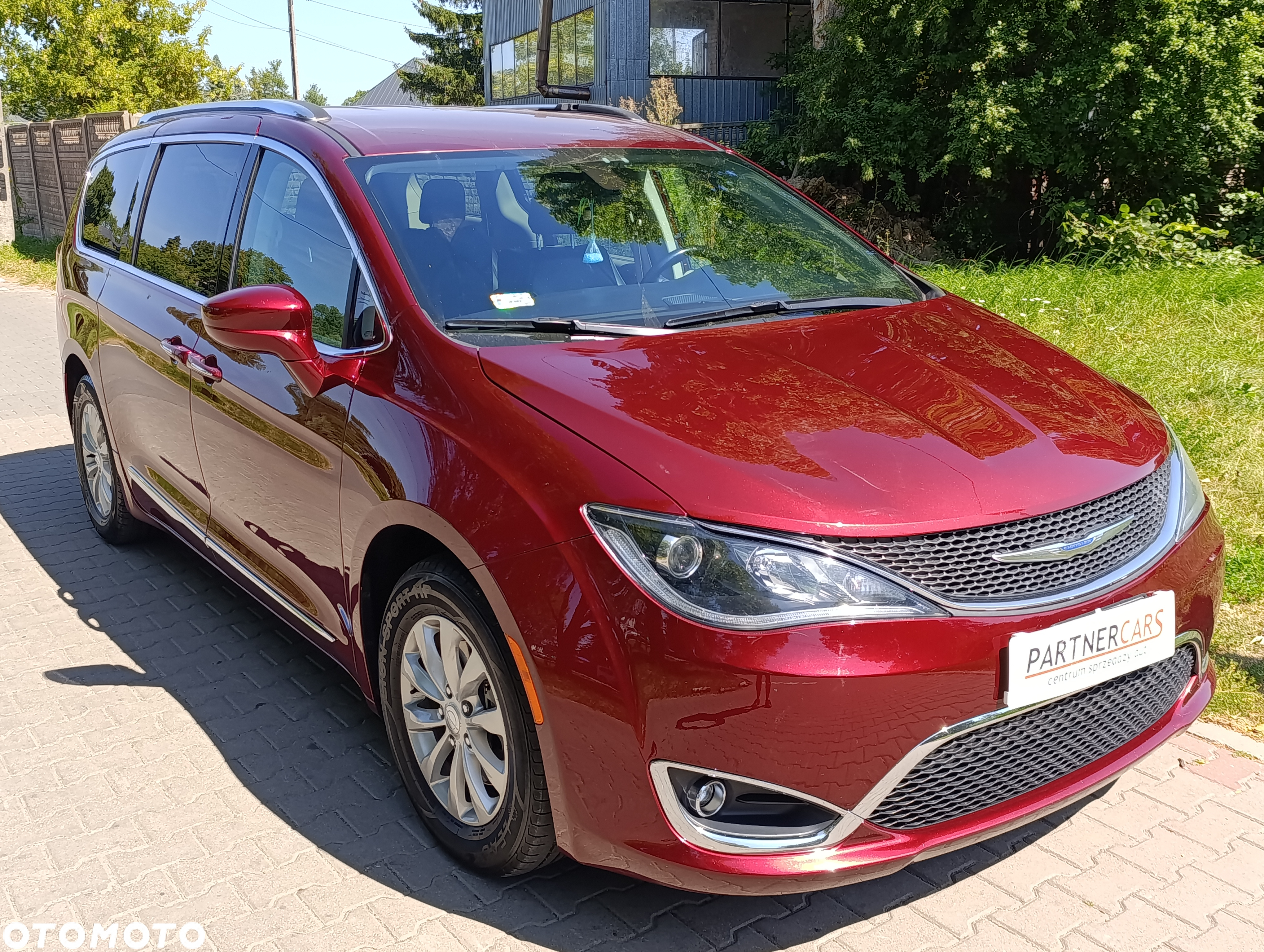Chrysler Pacifica - 3
