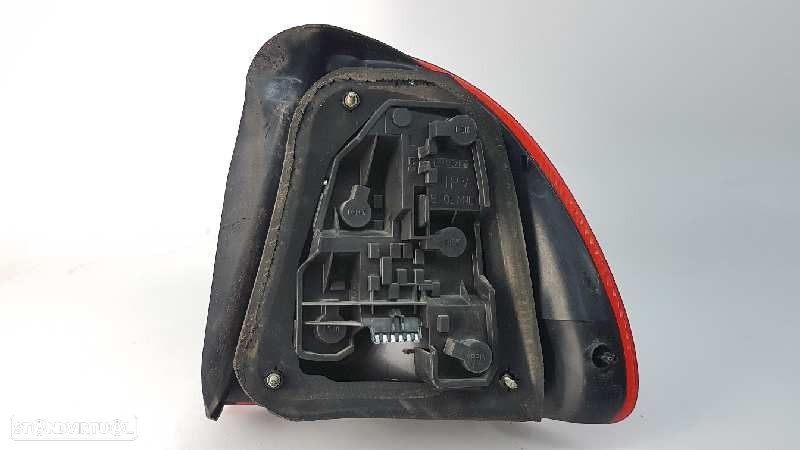 FAROLIM TRASEIRO ESQUERDO MG ROVER SERIE 45 (RT) CLASSIC (4-PTAS.) - 4