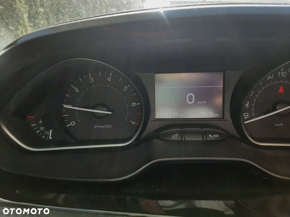 Peugeot 208 PureTech 110 Stop & Start Allure - 11