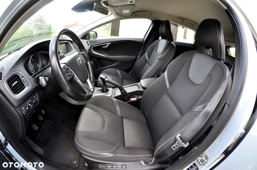 Volvo V40 D3 Inscription - 17