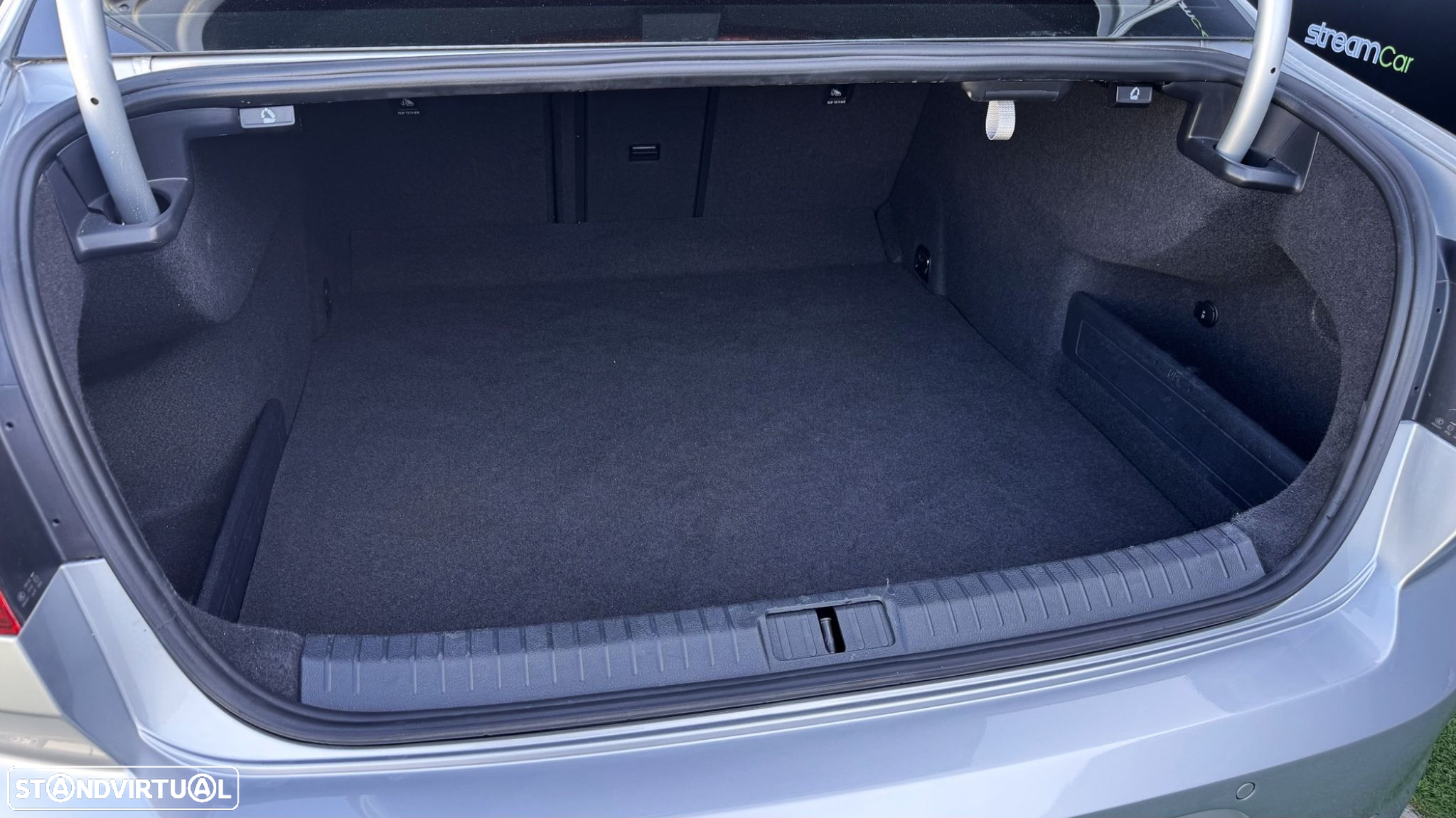 VW Passat 1.6 TDI Highline DSG - 27