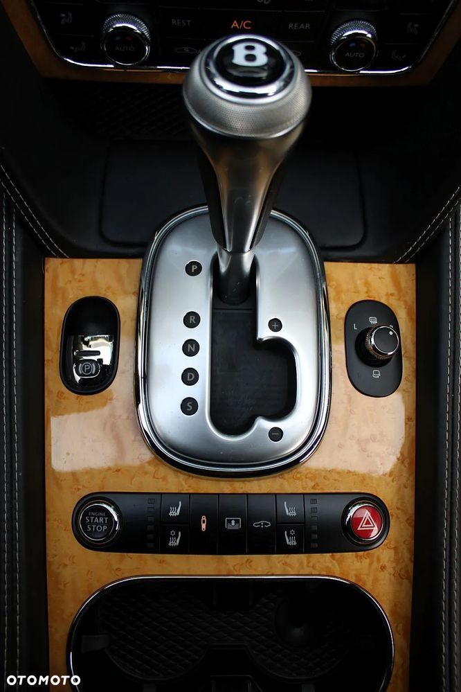 Bentley Flying Spur W12 - 38