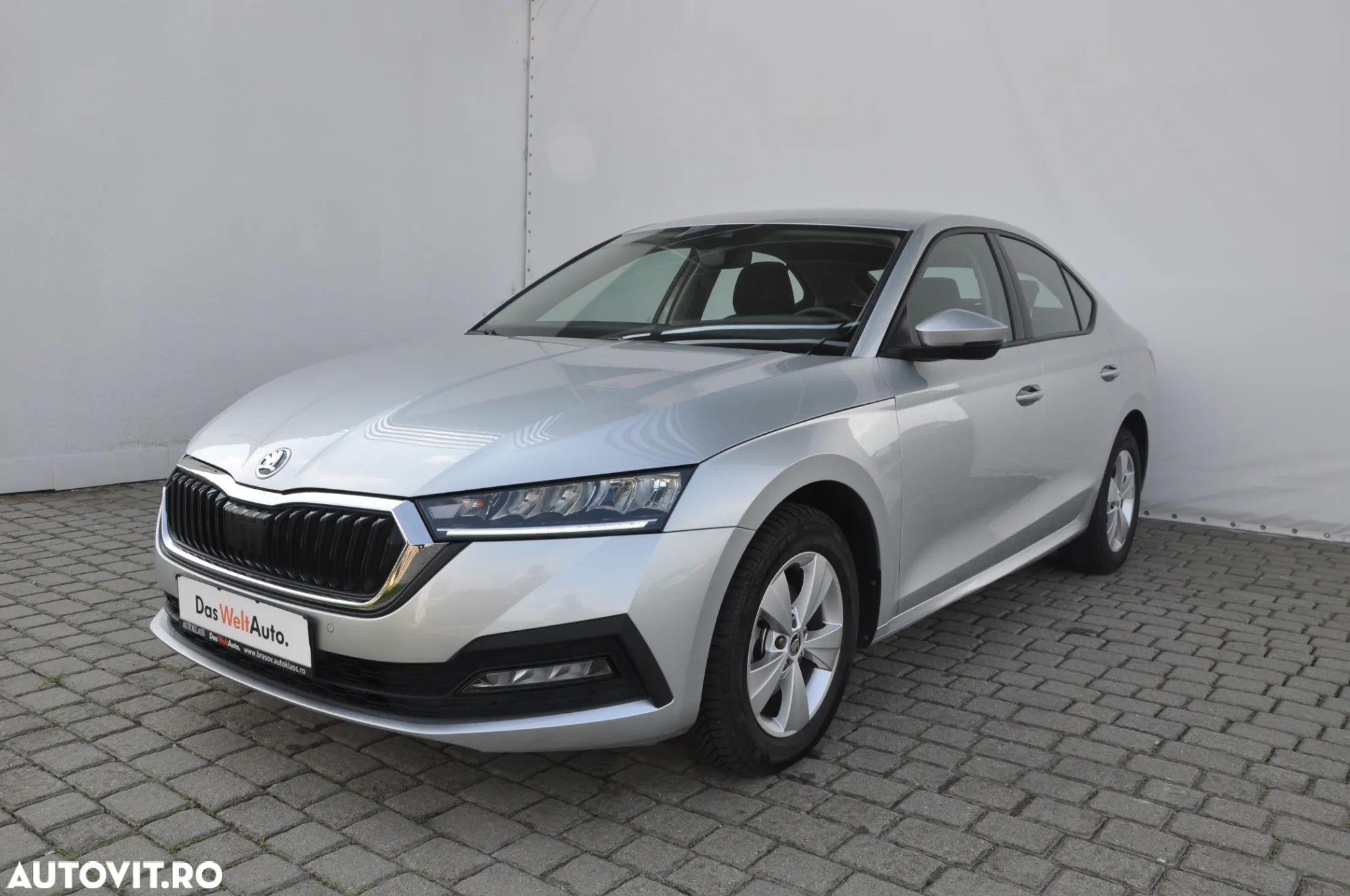 Skoda Octavia 2.0 TDI DSG Ambition - 1