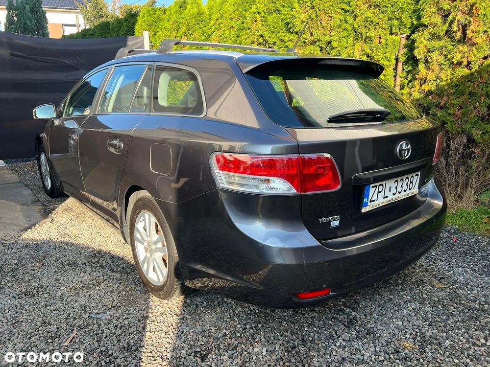 Toyota Avensis 1.8 Sol - 19