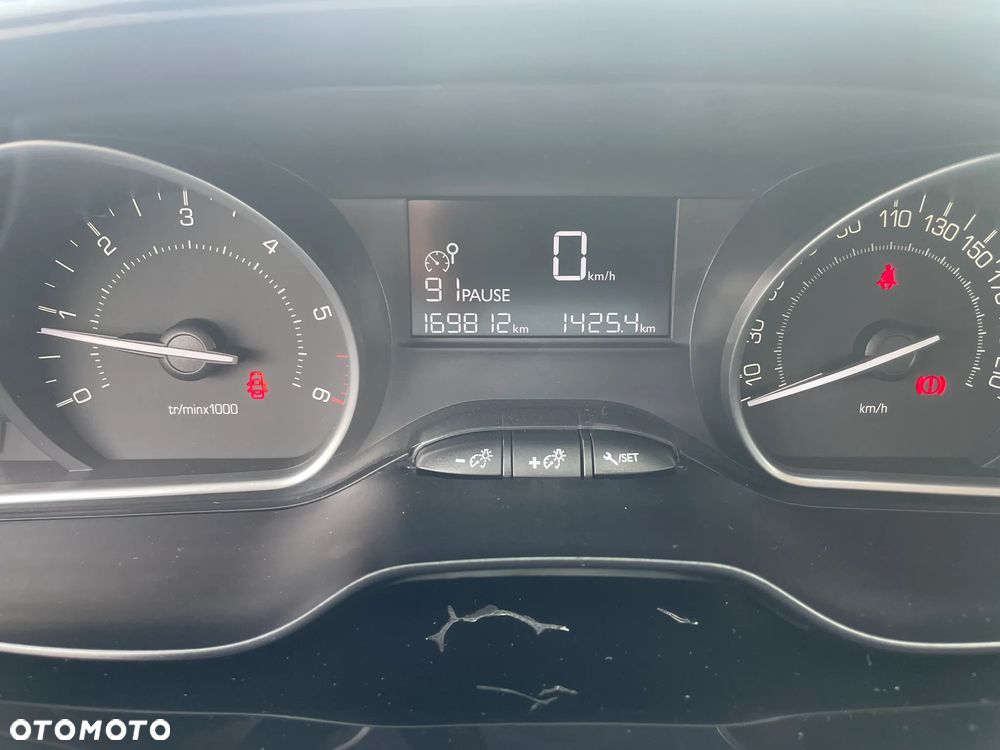 Peugeot 208 1.6 BlueHDi Active S&S - 4