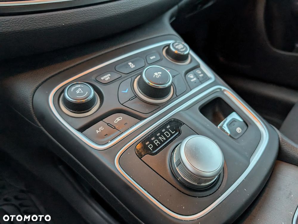 Chrysler 200 - 13
